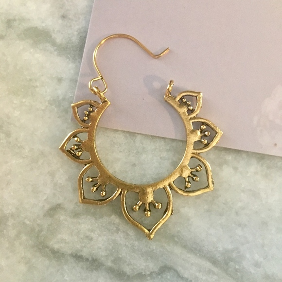 Fire Flower Boho Gypsy Aged Gold Earrings - Picture 5 of 6